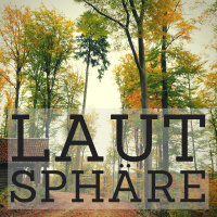 Spaziergang im Herbstwald