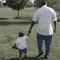 Pais devem brincar muito com os filhos para estabelecer relação de cumplicidade afetiva