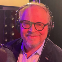 Därför byter Fredrik Lindström namn till Manhattan Thunderbird