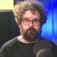 Därför plockar Eric Stern ner alla speglar när morbror Jan kommer på besök