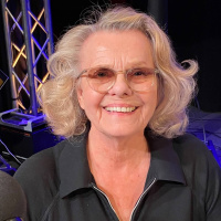 Marie Göranzon tycker att alla tegelpannor borde bytas ut mot laxfilé