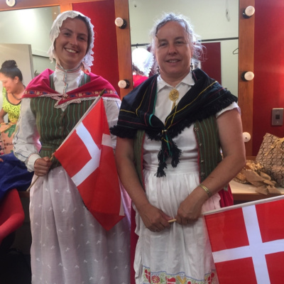 International Connection Radios Tracks