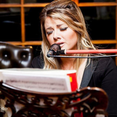 International Connection Radios Tracks