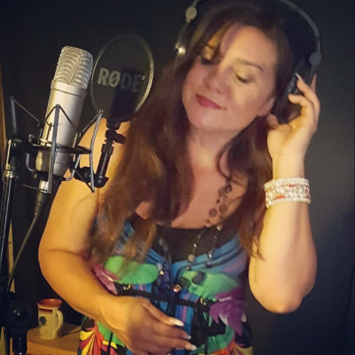 International Connection Radios Tracks