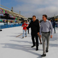 Crivella usou o desfile da Intendente Magalhães para atacar o desfile da Sapucaí