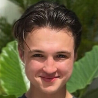 Slik bygget Victor Helgeland (19) en vekstmaskin. Målet er 100 millioner i omsetning i løpet av året.