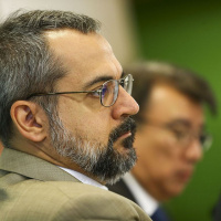 Criança está na escola para, entre outras coisas, respeitar os valores dos outros