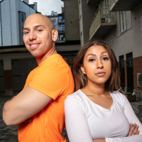 Terni tittar tillbaka