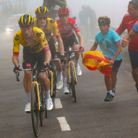 Що занадто, то не здраво? Драма в стані Джамбо на Англіру | Тандем