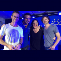 37: Guy Pearce and Darren Middleton perform live @ 92.7 MIX FM
