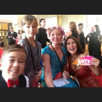 100: Bella Harry on the #Logies2016 Red Carpet with @Ladyjmo @DeltaGoodrem 