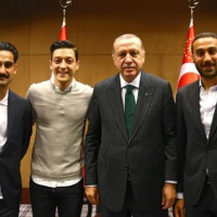 El Planeta Del Chancho - Polémica foto de Ozil y Gundogan, Copa Libertadores y más