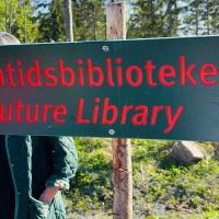 Eine Zeitkapsel für Bücher – Judith Schalansky wird in die norwegische Future Library aufgenommen | Gespräch