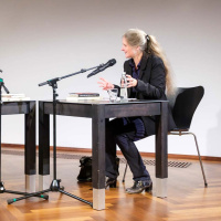 Studienrätin auf Abwegen – Marion Poschmann erzählt vom Chor der Erinnyen