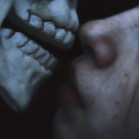 Rima LXXVIII: Luna de Sangre, destinos y enjambres