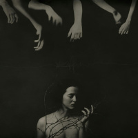 Enterrado Vivo en el Acantilado del Edén