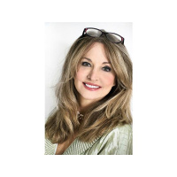 Author Susan Reinhardt talks #TheBeautifulMisfits on #ConversationsLIVE