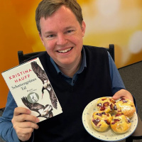 Schattengrünes Tal von Kristina Hauff