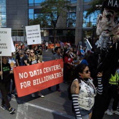 Clearing The Fog With Co-hosts Margaret Flowers And Kevin Zeese