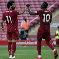 Morning Bulletin: Salah, Mane boost | Hendos Stevie tribute | Neville emerges from bunker | Murphy apologises | Sane sold | Starlet linked