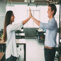 Por que os colaboradores ficam? Por quê vão?