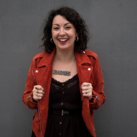 Comedian Samantha Baines - Knitting, hearing loss and childrens books