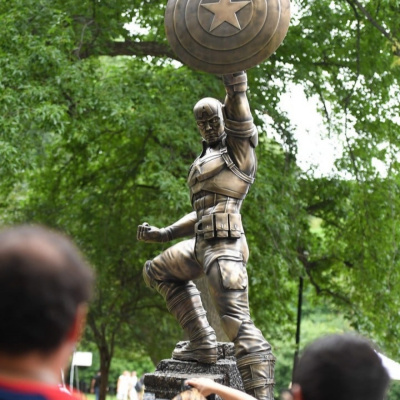 Tomos Y Grapas Cómics