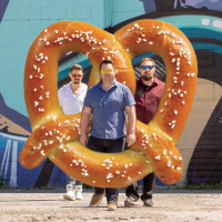 Majors Mess Hall - Episode 76 - These Pretzels Are Making Me Thirsty!