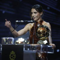 Entrevista | Aitana Bonmatí reconoce que ha sido el Balón de Oro más inesperado y reivindica a Pedri en El Larguero