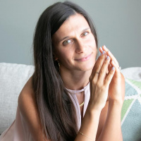 Episode 148 - Step-by-Step Influencer Marketing + Community Building for Rapid Growth with Adi Arezzini