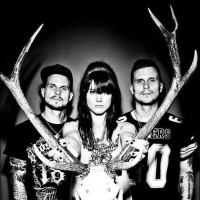 We Three and the Death Rattle on Q Radio (04/03/2013) 