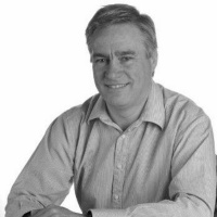 Accelerate Performance - Episode #7 - Leading Through Technological Change (Simon Hanson)