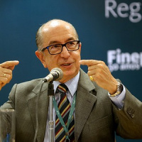 Bater cabeça é normal no início do governo, mas tem relevo ao envolver presidente