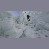 Aventura: Alex Txikón se complica su ascensión al Everest