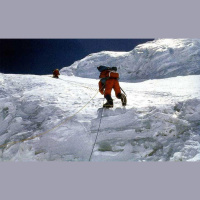 Aventura con Sebas Álvaro: La primera ascensión al Annapurna y charla con Antonio de la Rosa