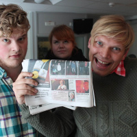 Rasism, SD och Two and a half men