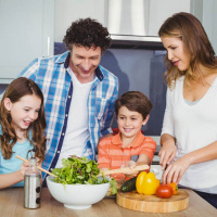 ¿Qué debes hacer para que tus pequeños disfruten de las verduras?