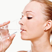 Importancia de tomar agua natural