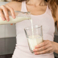 Leche: ¿Bueno o malo que las personas adultas la tomen?