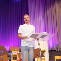 Gudstjänst: Ung och gammal - Mathias Maxstad - 5/9