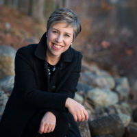 #0009: Sandra Costello on hugs, panic attacks + shaking off judgment