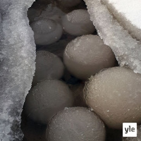 Luonnon muovaamat lumipallot