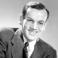 Glenn Millers Moonight Serenade, May 5, 1942