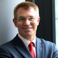 Etienne Hirsch: The Curious Boy in the Garden/Le garçon curieux dans le jardin