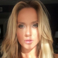 Katie May y la quiropráctica