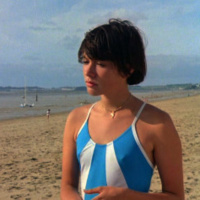 / VR112 / Pauline en la playa: Verano, playa y algo parecido al amor