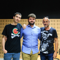 Abraham Rivas i Ona Nua: la roba estesa, un gat i dos homes