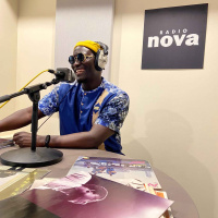 Rencontre avec le chanteur sénégalais Lass, invité spécial de Néo Géo pour son album “Bumayé” ! 