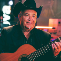 Mag dIci et dAilleurs : Eliades Ochoa nous fait vibrer avec 8 cordes ! 