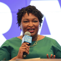 Néo Géo Nova, lintégrale : Le portrait de la démocrate Stacey Abrams et la pochette culte de Funkadelic